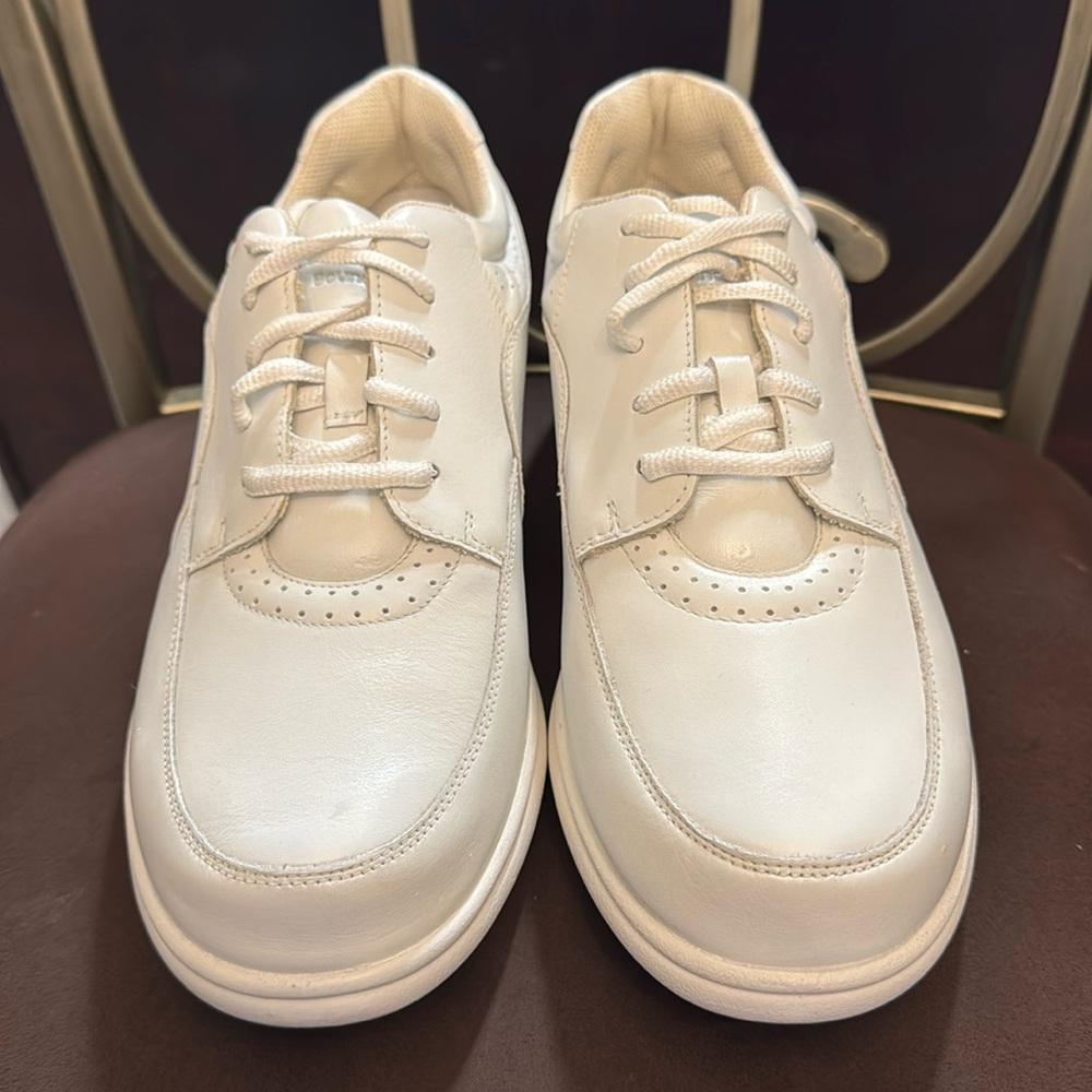 Hush puppies sneakers white 9.5  extra wide